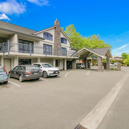 Aotea Motor Lodge วังกานุย ภายนอก รูปภาพ The hotel's carpark