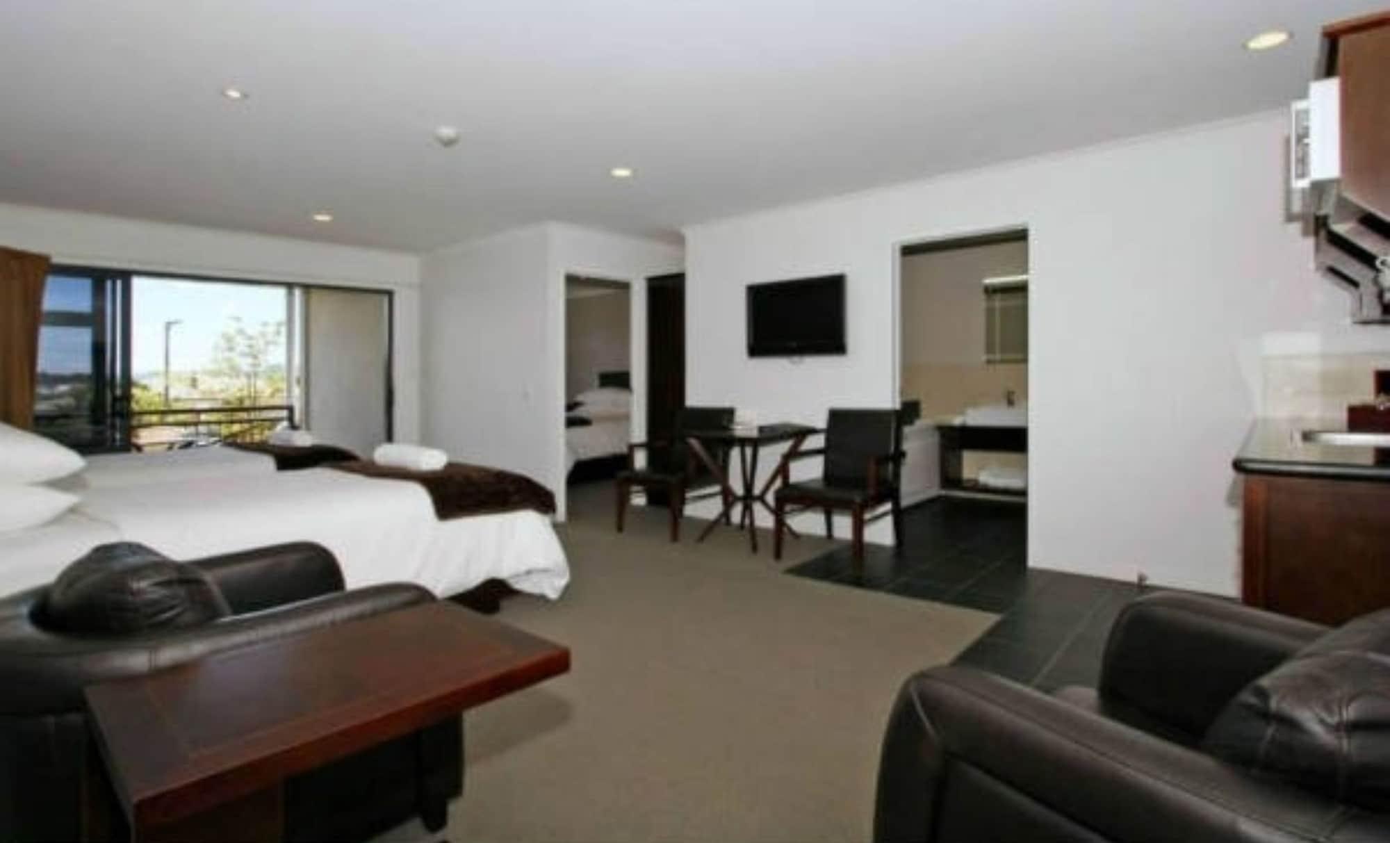 Aotea Motor Lodge วังกานุย ภายนอก รูปภาพ A suite at the hotel