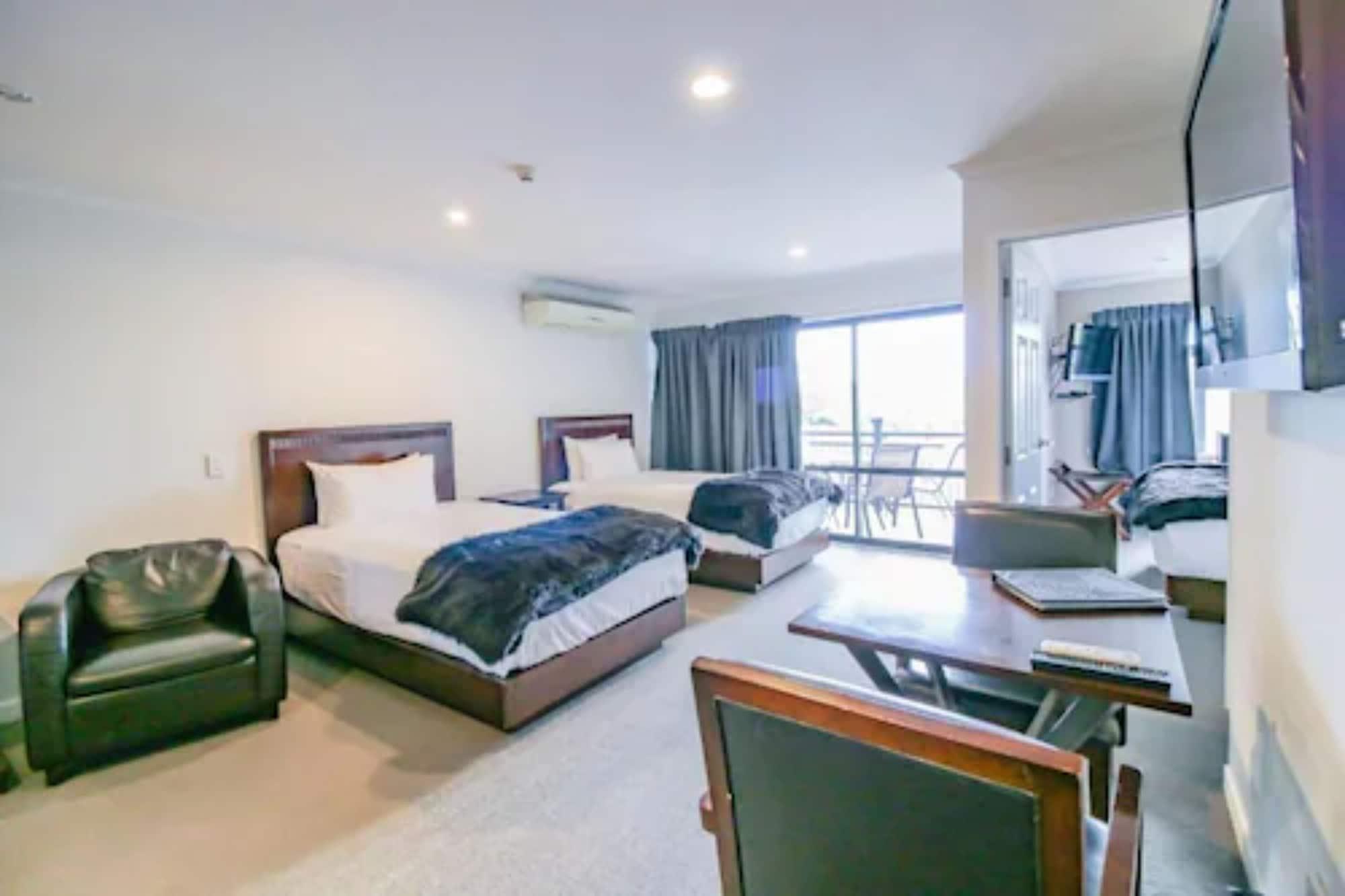 Aotea Motor Lodge วังกานุย ภายนอก รูปภาพ Studio apartment