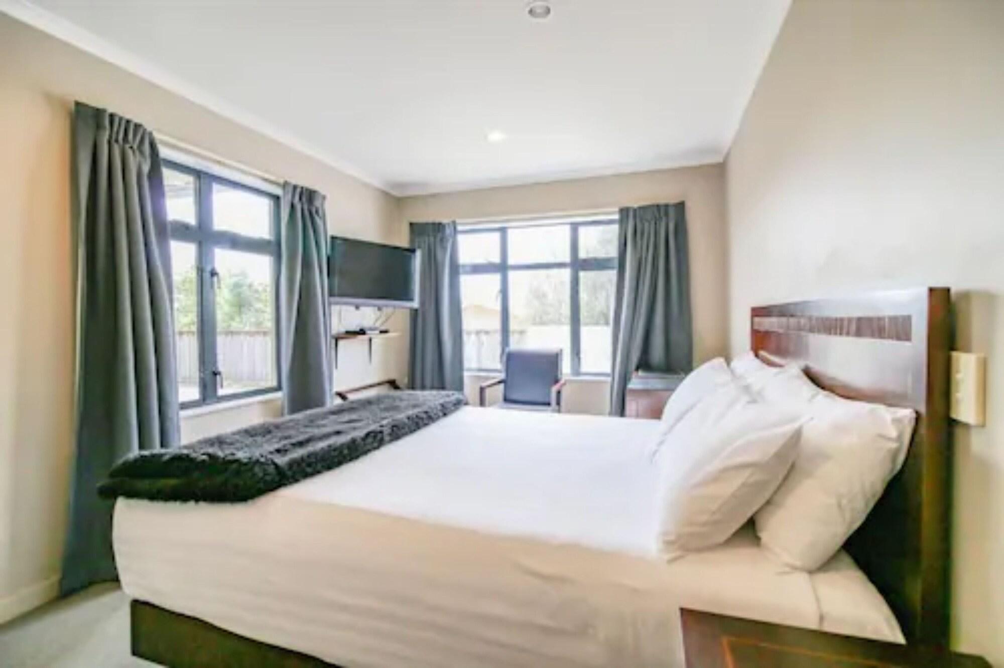 Aotea Motor Lodge วังกานุย ภายนอก รูปภาพ A bedroom at the hotel