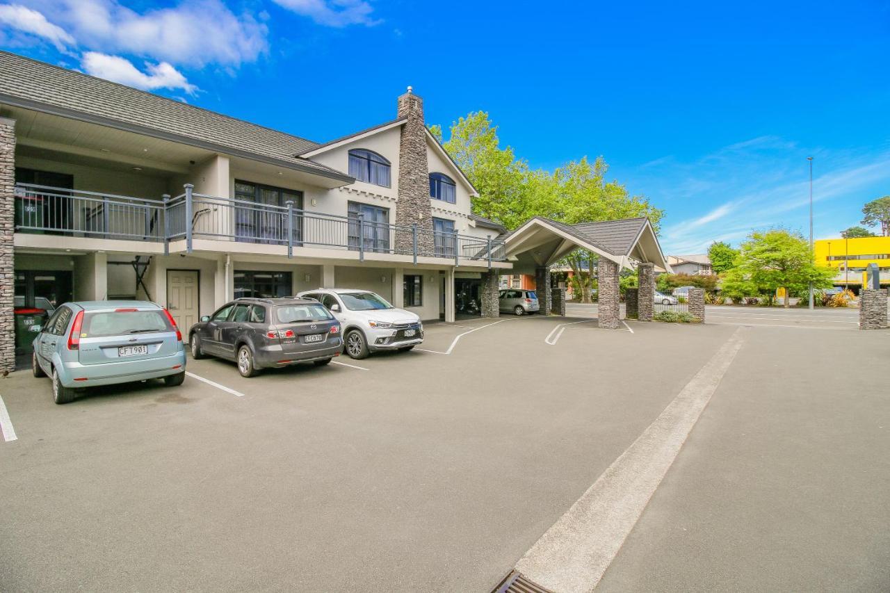 Aotea Motor Lodge วังกานุย ภายนอก รูปภาพ The hotel's carpark