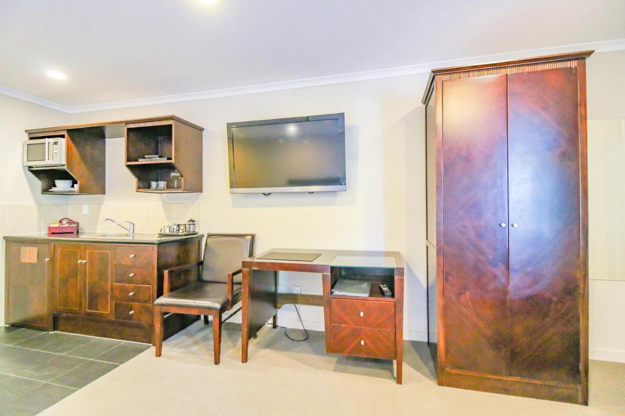 Aotea Motor Lodge วังกานุย ภายนอก รูปภาพ A typical studio apartment