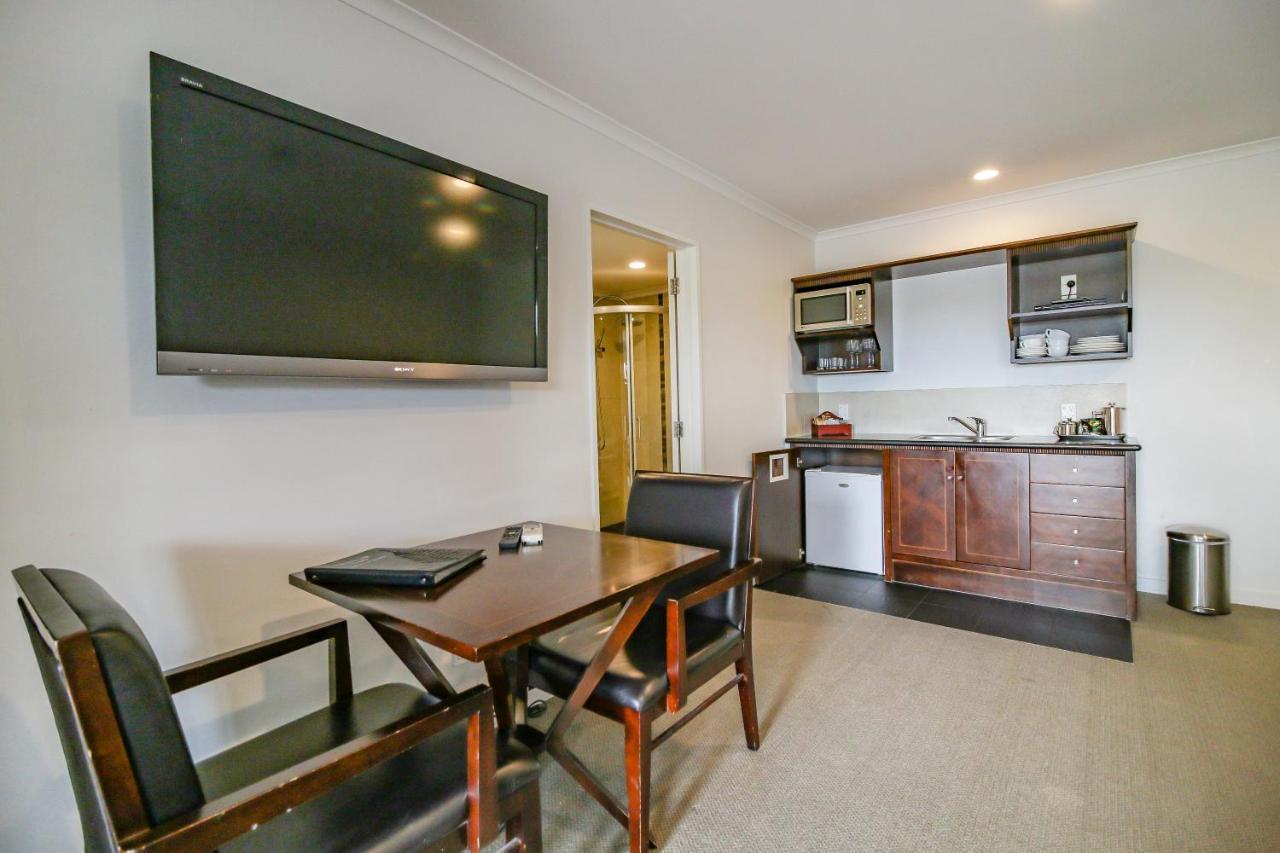 Aotea Motor Lodge วังกานุย ภายนอก รูปภาพ A typical one-bedroom apartment at the hotel