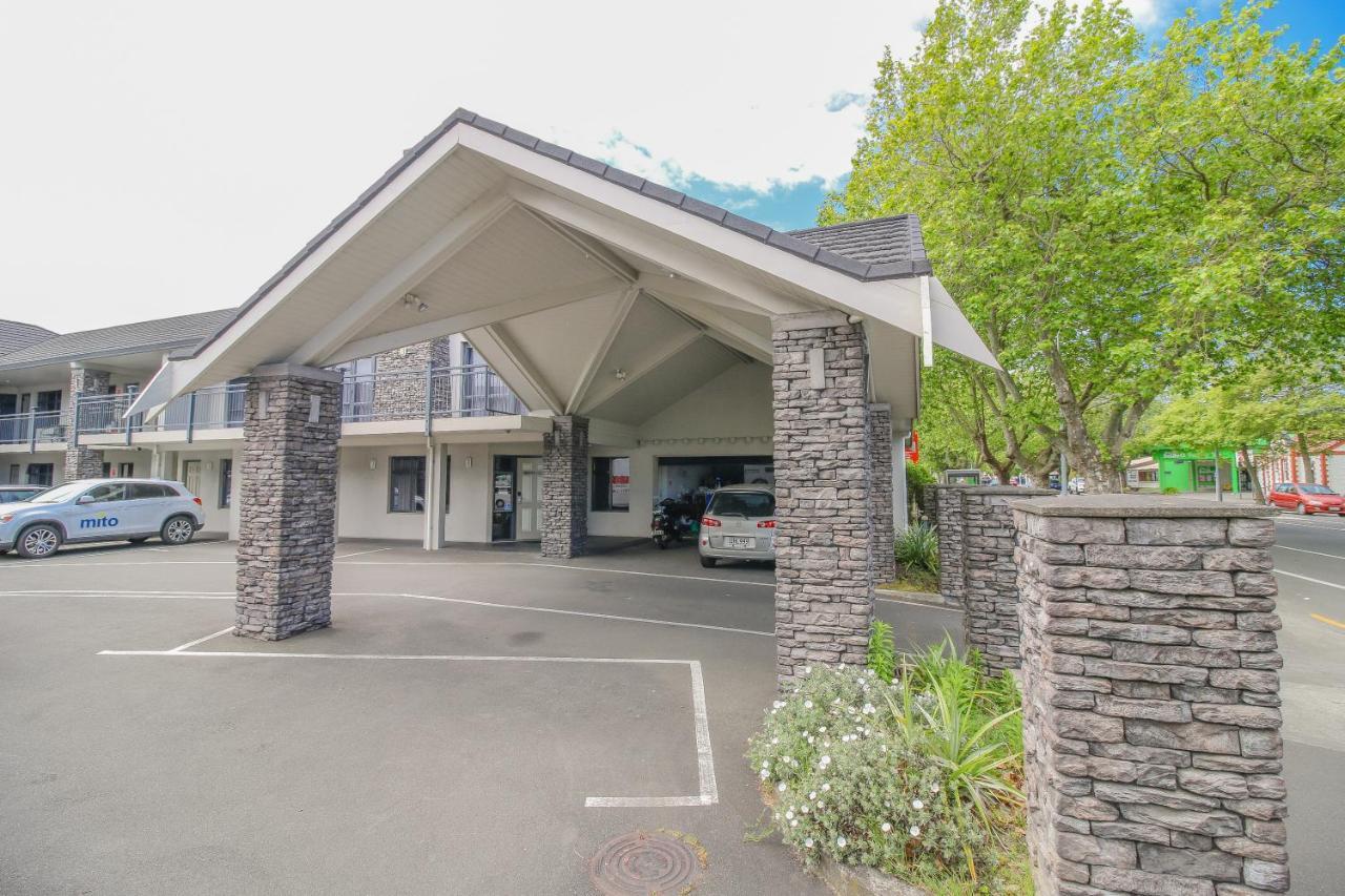 Aotea Motor Lodge วังกานุย ภายนอก รูปภาพ Entrance to the hotel