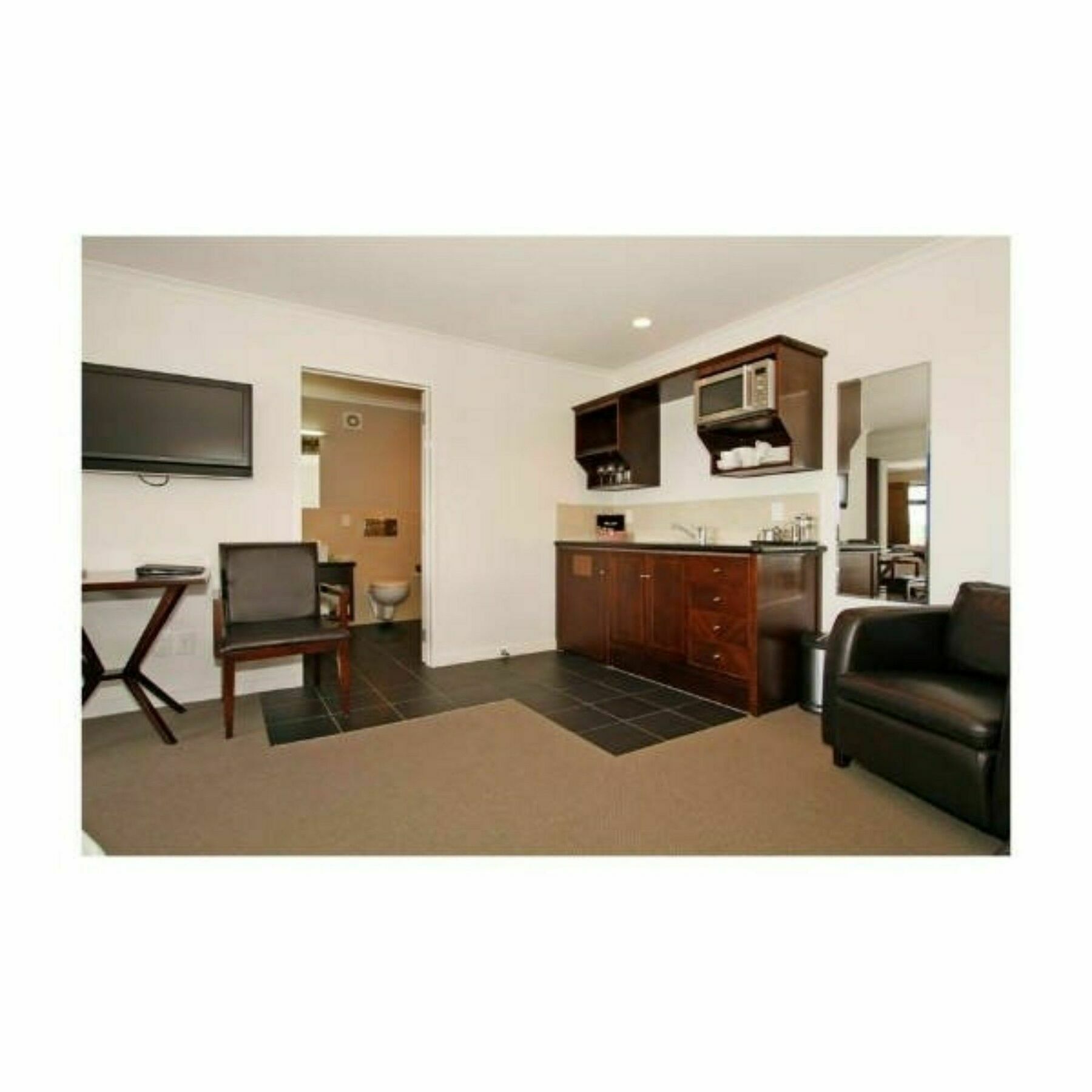 Aotea Motor Lodge วังกานุย ภายนอก รูปภาพ A typical studio apartment
